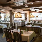 Raeucherhansl Hotel Loiching