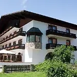 Raeucherhansl Hotel Loiching