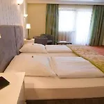 Raeucherhansl 3*