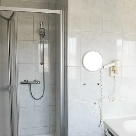 Raeucherhansl Otel Loiching