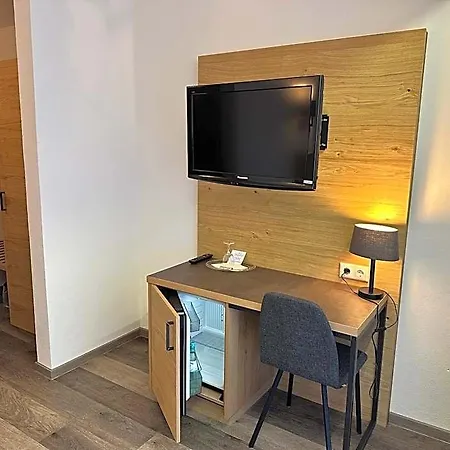 Raeucherhansl Hotel Loiching