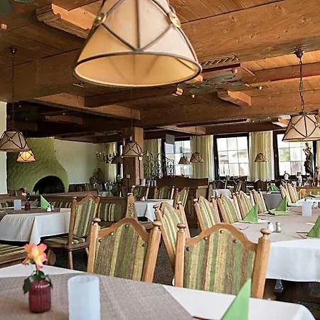 Raeucherhansl Hotel